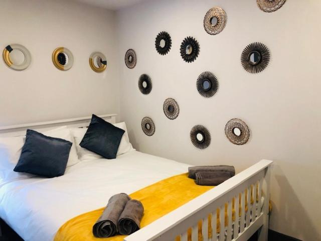 Townhouse Plus @ London Road Stoke Pokoj fotografie